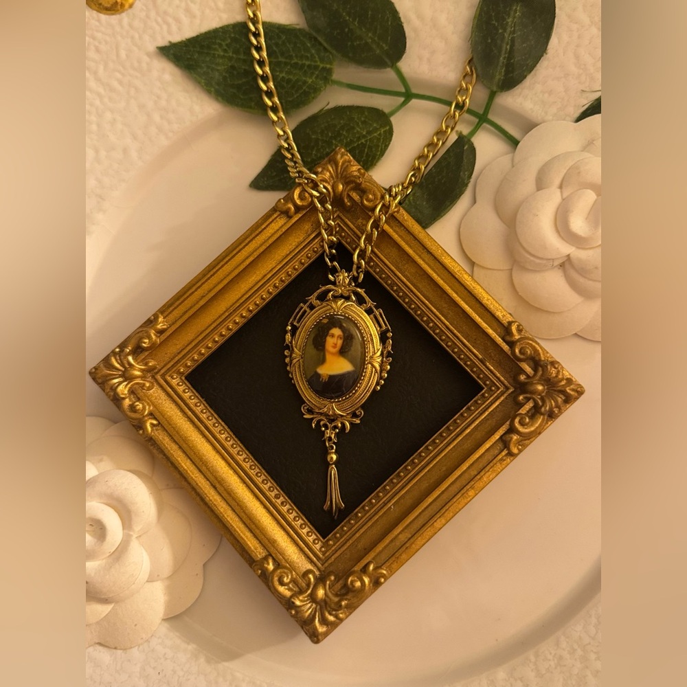 Vintage ART Cameo Pendant/Brooch Necklace - Picture 3 of 15